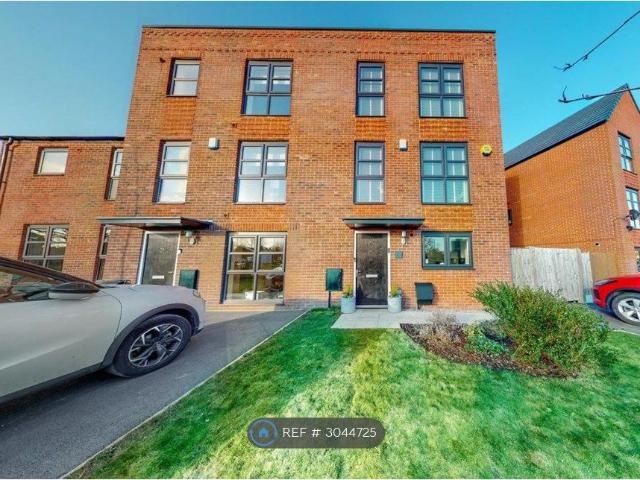 Lower Vickers Street, Manchester M40, 5 bed semi detached house to rent, £2,750 pcm | PrimeLocation