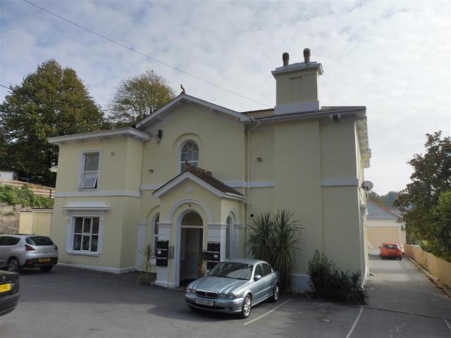 Lower Warberry Road, TORQUAY, TQ1 1 bed apartment to rent £750 pcm £173 pw