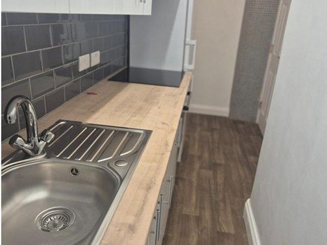 Lower Woodfield Road, Torquay TQ1, 1 bed flat to rent, £725 pcm | PrimeLocation