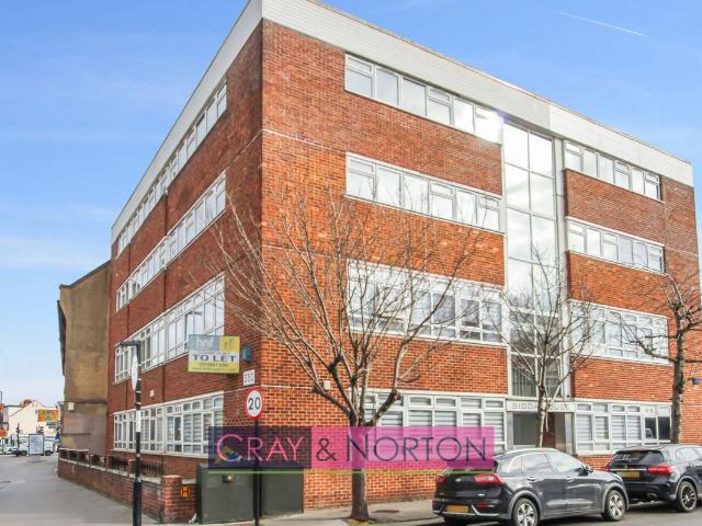 Lower Addiscombe Road, Addiscombe CR0, 2 bed flat to rent, £1,450 pcm | PrimeLocation