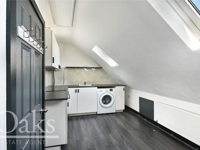 Lower Addiscombe Road, Addiscombe CR0, 2 bed flat to rent, £1,500 pcm | PrimeLocation