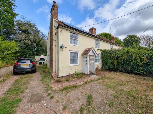 Lower Beeding, Horsham RH13 2 bed semi detached house to rent £1,750 pcm £404 pw