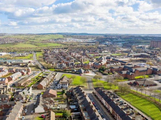Lower Bethesda Street, Stoke On Trent. Studio to rent £585 pcm £135 pw