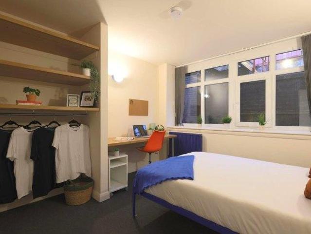Lower Brown Street 6 bed house share to rent £2,856 pcm £659 pw