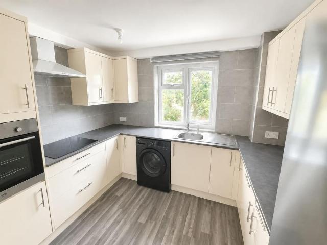 Lower Brownhill Road, SOUTHAMPTON 2 bed flat to rent £1,200 pcm £277 pw