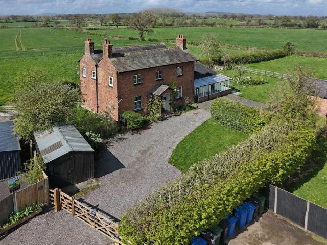 Lower Brockhurst Farmhouse, Lower. 4 bed farm house to rent £2,150 pcm £496 pw
