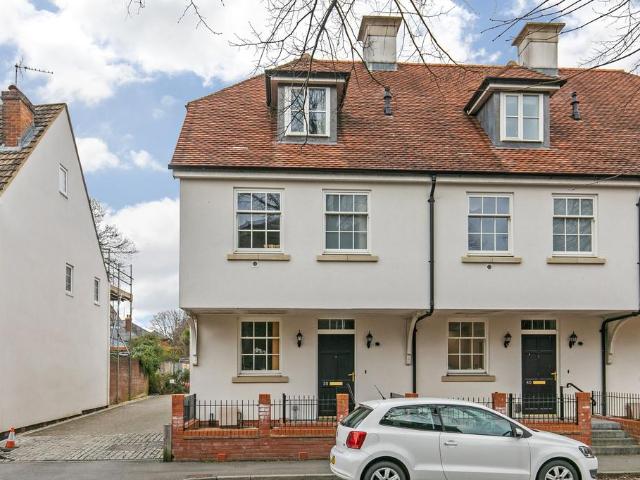 Lower Brook Street, Winchester, SO23 3 bed end of terrace house to rent £2,250 pcm £519 pw