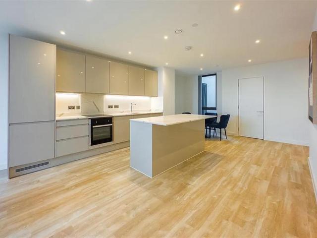 Lower Bristol Road, Bath BA2 1 bed apartment to rent £1,645 pcm £380 pw