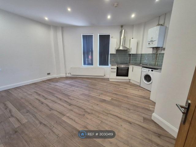 Lower Cathedral Road, Cardiff CF11, 2 bed flat to rent, £1,350 pcm | PrimeLocation