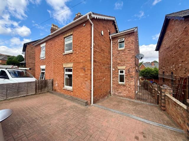 Lower Chase Road, Malvern, WR14 3 bed semi detached house to rent £1,325 pcm £306 pw