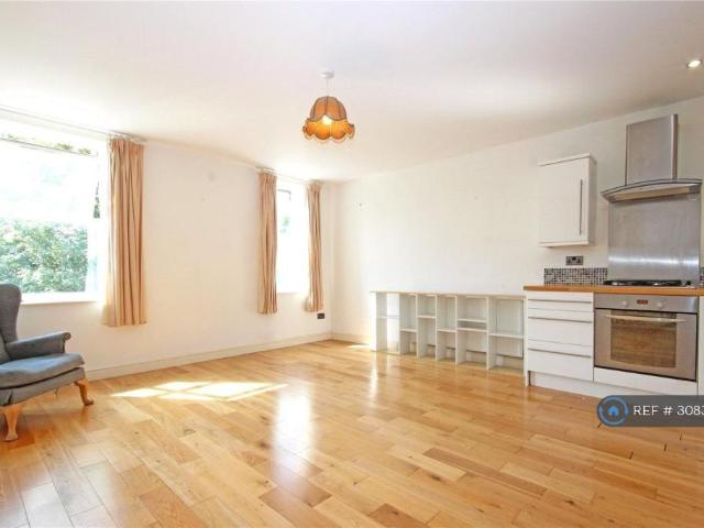 Lower Cheltenham Place, Bristol, BS6 1 bed flat to rent £1,200 pcm £277 pw