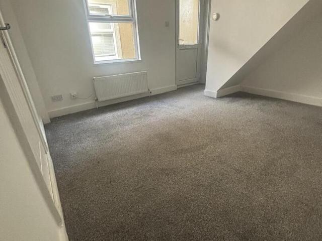 Lower Church Hill, Greenhithe DA9 2 bed house to rent £1,500 pcm £346 pw