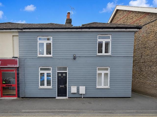 Lower Church Road, Burgess Hill RH15, 2 bed flat to rent, £1,400 pcm | PrimeLocation