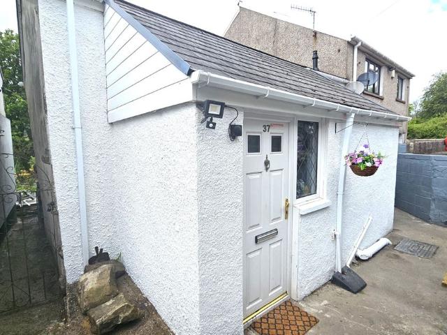 Lower Coedcae, Nantyglo, Ebbw Vale NP23, 2 bed cottage to rent, £800 pcm | PrimeLocation