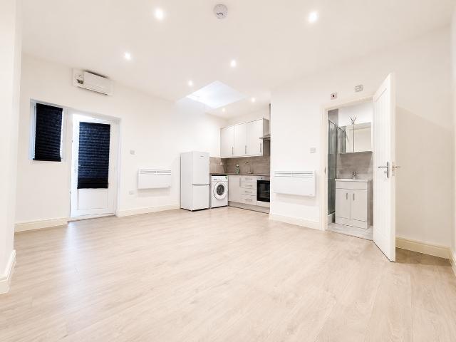 Lower Clapton Road, London E5, Studio to rent, £1,600 pcm | PrimeLocation