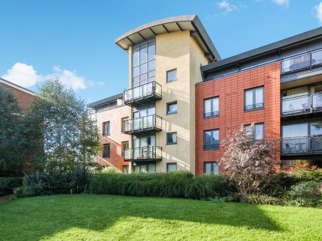 Lower Fisher Row, City Centre OX1, 2 bed flat to rent, £2,400 pcm | PrimeLocation