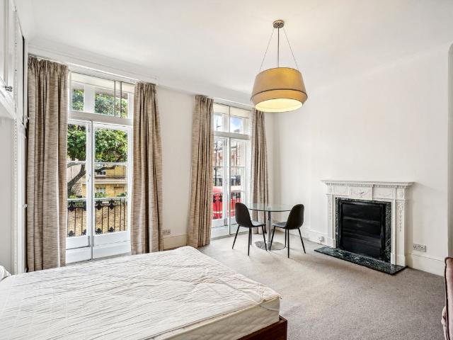 Lower Grosvenor Place, Westminster SW1W, Studio to rent, £2,000 pcm | PrimeLocation