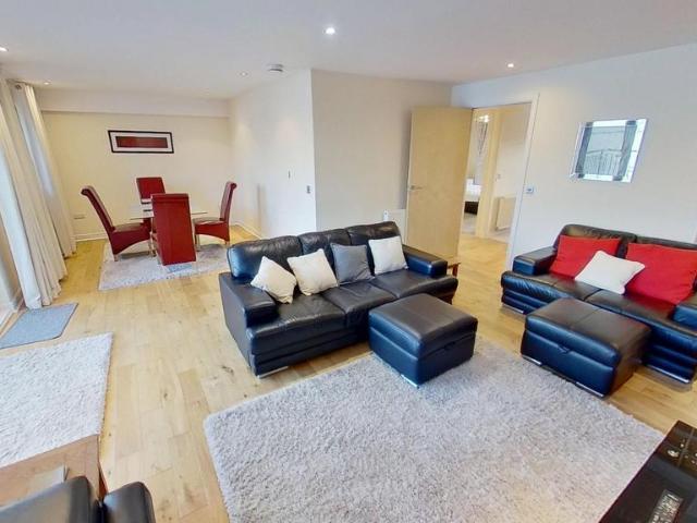 Lower Granton Road, Edinburgh, EH5 2 bed flat to rent £1,560 pcm £360 pw