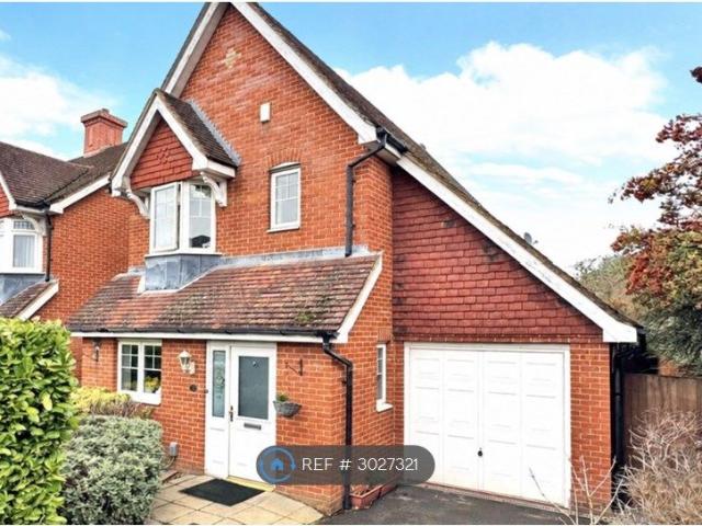 Lower Green Gardens, Worcester Park KT4, 3 bed semi detached house to rent, £2,600 pcm | PrimeLocation