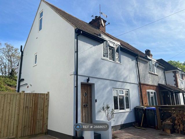 Lower Green Road, Esher KT10, 2 bed semi detached house to rent, £2,250 pcm | PrimeLocation