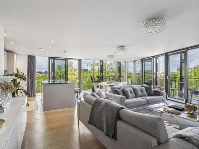 Lower Guinea Street, Bristol. 2 bed apartment to rent £3,100 pcm £715 pw