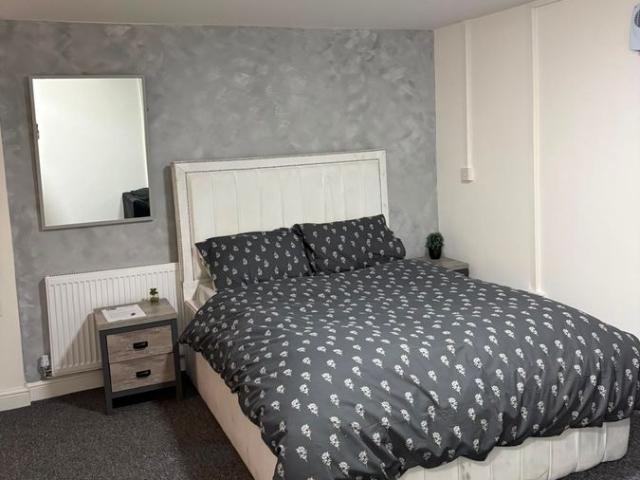 Lower High Street, Wednesbury WS10, Studio to rent, £1,083 pcm | PrimeLocation