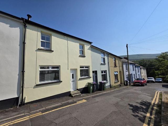 Lower Hill Street, Blaenavon. 2 bed terraced house to rent £775 pcm £179 pw