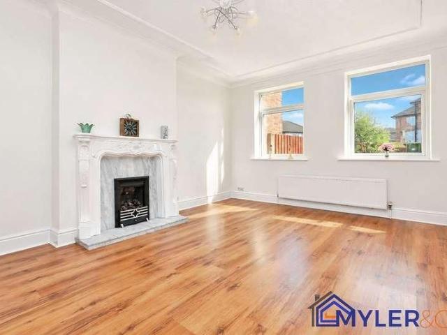 Lower House Lane, Widnes, WA8