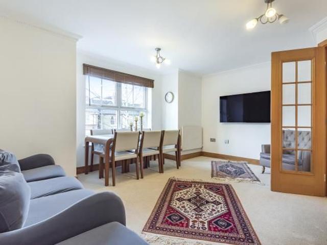 Lower Kings Road, Kingston Upon Thames KT2, 2 bed flat to rent, £2,200 pcm | PrimeLocation
