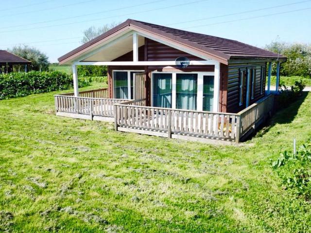 Lower Lakes, Chilton Trinity, TA5 1 bed apartment to rent £875 pcm £202 pw
