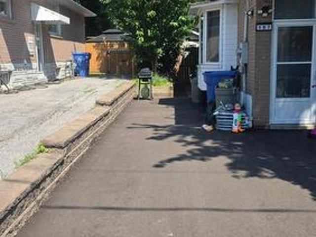 Lower Level 187 Septonne Avenue, Newmarket, ON, L3Y 2W5 house for lease | Listing ID N13641 | Royal LePage