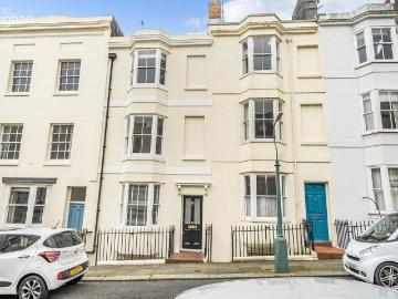 Lower Market Street, Hove, East. 4 bed terraced house to rent £2,600 pcm £600 pw