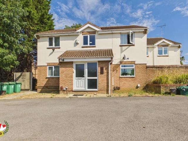 Lower Meadow, Quedgeley, Gloucester GL2, 1 bed flat to rent, £750 pcm | PrimeLocation