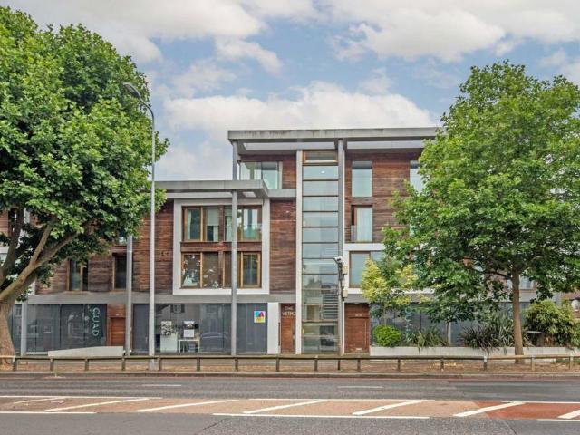 Lower Mortlake Road, Richmond TW9 2 bed flat to rent £2,650 pcm £612 pw