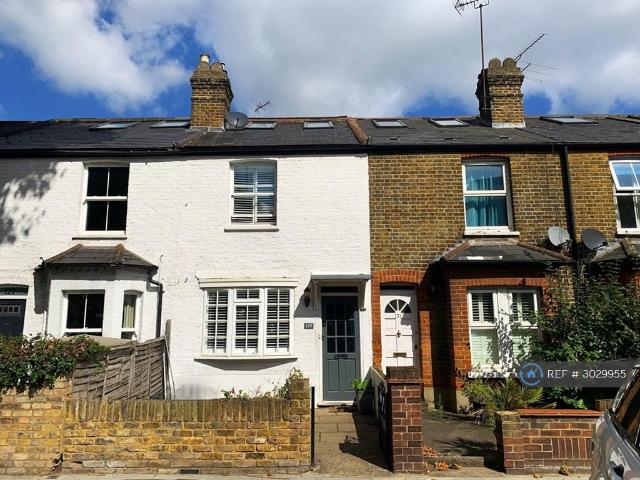 Lower Mortlake Road, Richmond, TW9 3 bed terraced house to rent £3,650 pcm £842 pw