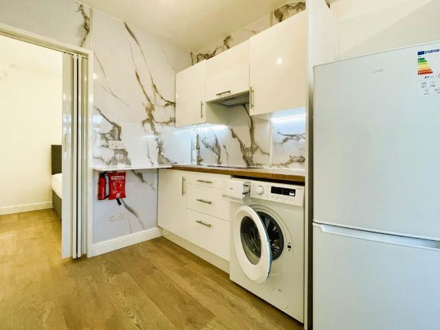 Lower Morden Lane, Morden SM4, Studio to rent, £1,100 pcm | PrimeLocation