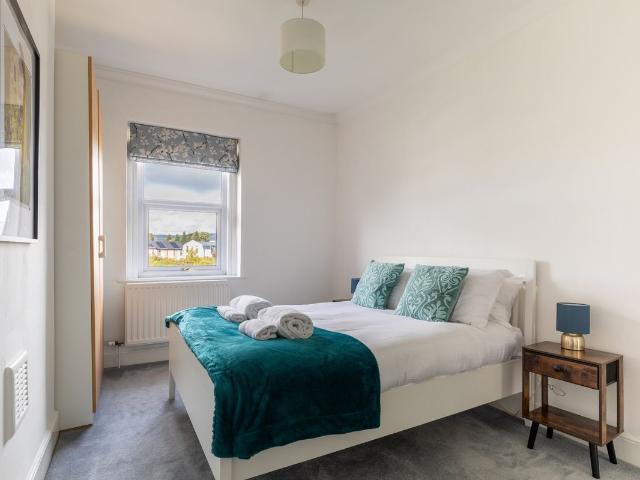 Lower Oldfield Park, Bath BA2, 2 bed flat to rent, £2,500 pcm | PrimeLocation