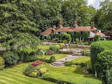Lower Priory Farm Livery Yard, Clamp Hill, London, HA7 3JP, United Kingdom | 7 bed house for rent #133740066 | Rentberry