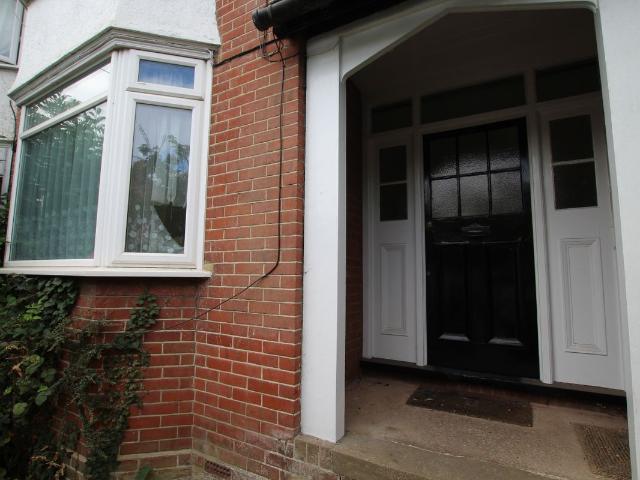 Lower Queens Road, Ashford TN24, 2 bed flat to rent, £1,200 pcm | PrimeLocation