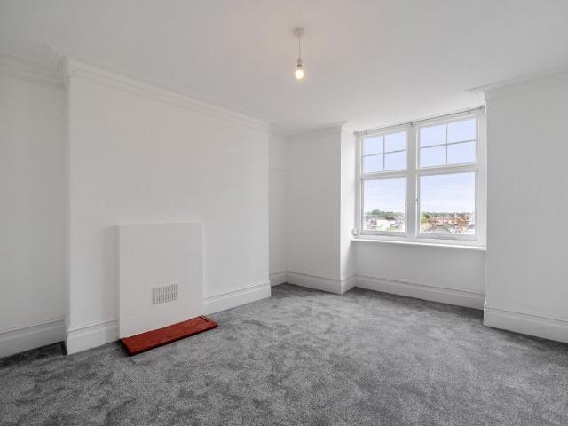 Lower Richmond Road, Putney, London SW15, 3 bed flat to rent, £3,250 pcm | PrimeLocation