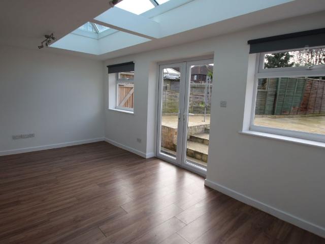 Lower Road, Maidstone ME15, Property to rent, £1,250 pcm | PrimeLocation