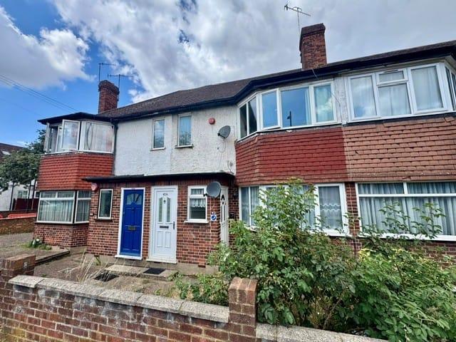 Lower Road, Harrow HA2 2 bed flat to rent £1,800 pcm £415 pw