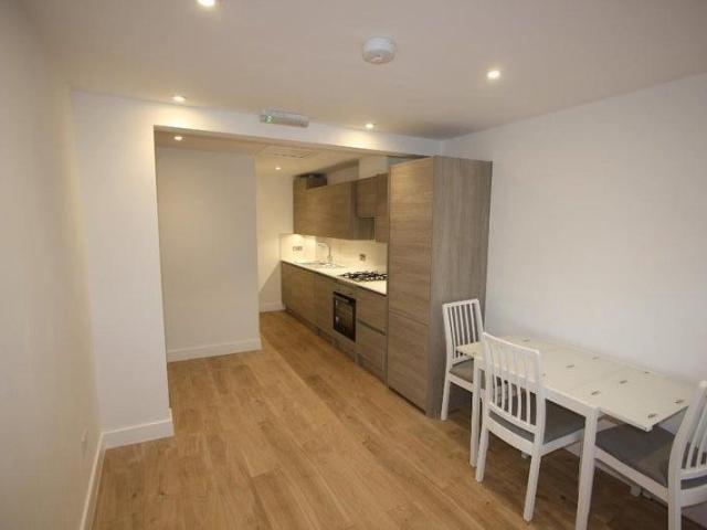 Lower Road, London, SE16 2UN 2 bed flat to rent £1,898 pcm £438 pw