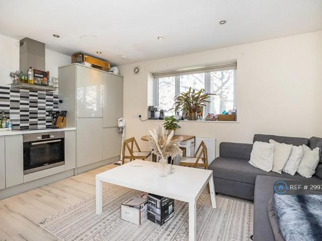 Lower Road, London, SE16 3 bed flat to rent £2,950 pcm £681 pw