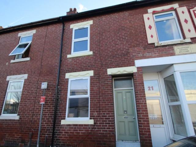 Lower Station Road, Normanton 2 bed terraced house to rent £800 pcm £185 pw