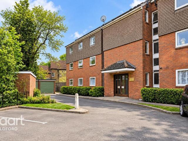 Lower Street, HASLEMERE 2 bed apartment to rent £1,500 pcm £346 pw