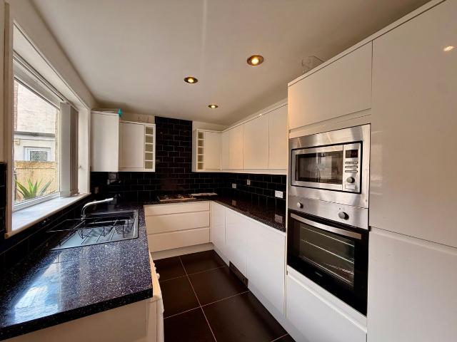 Lowerhouse Lane, Burnley BB12, 2 bed property to rent, £900 pcm | PrimeLocation