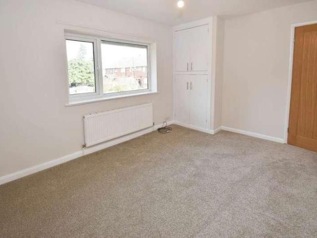 Lowfields Avenue, Eastham, CH62