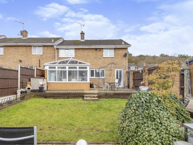 Lowland Road, Cannock, WS12 3 bed house to rent £1,300 pcm £300 pw