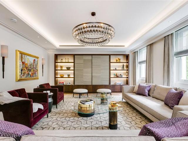 Lowndes Square, Knightsbridge. 3 bed flat to rent £17,333 pcm £4,000 pw